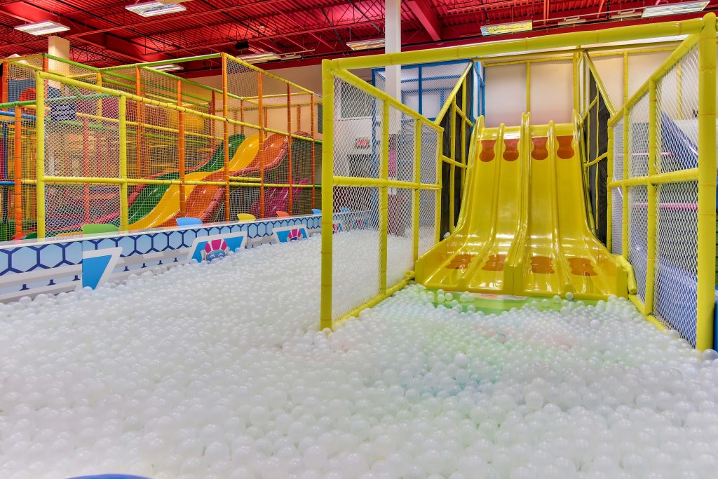 Labyrinthe , toboggan , piscine à balles , modules de jeux intérieur , glissade sur tube intérieur
