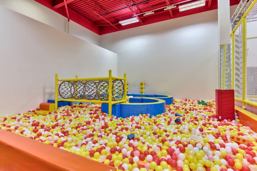 Glissades, Modules de jeux, parcours ninja pour enfant , activité intérieur ,piscine à balles